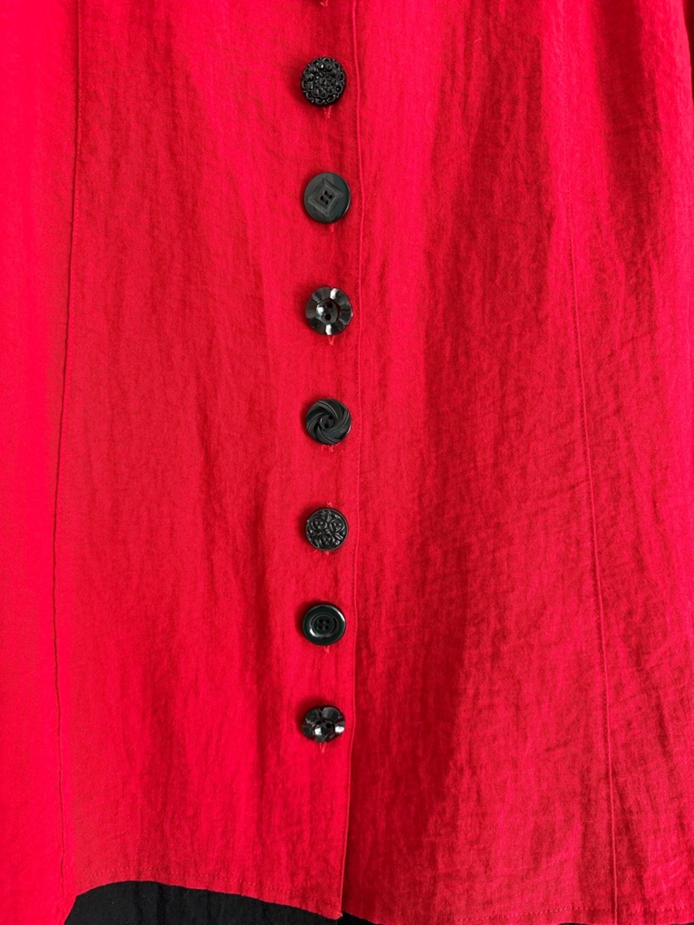 John Mark red/black colorblock l/s blouse with decorative buttons size large - Picture 2 of 6